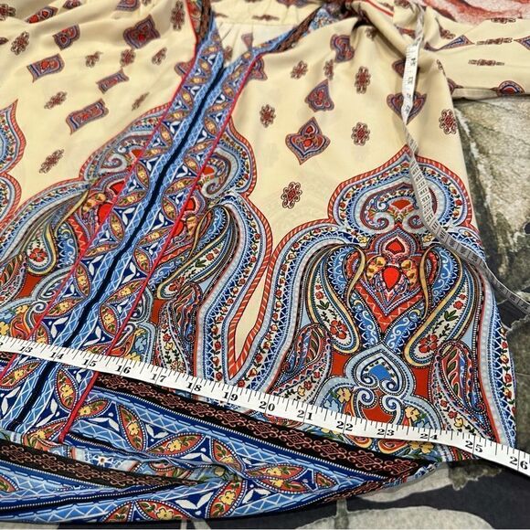 Vintage (tagless) long sleeve v-neck top w/boho print - Picture 11 of 13